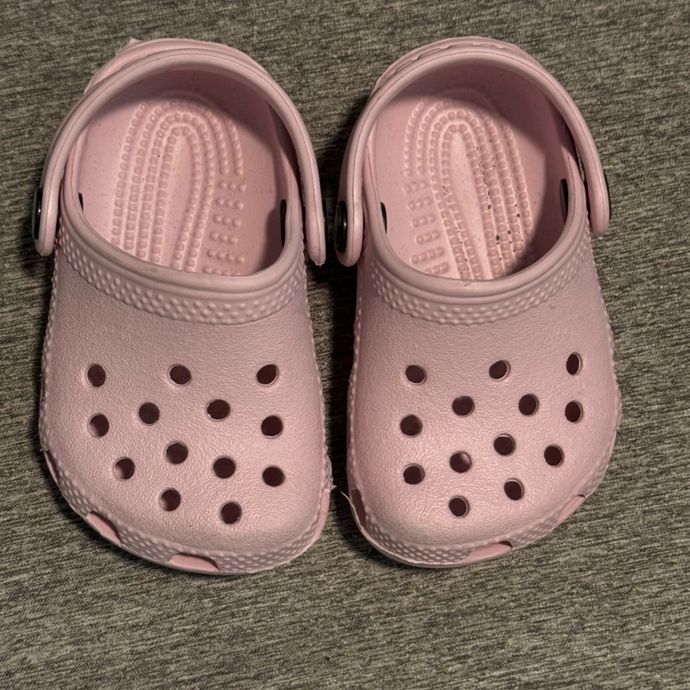 Pink crocs size 2/3